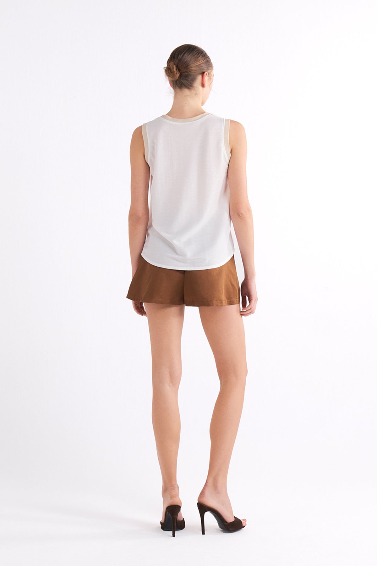 CARRIE CONTRAST-DETAILED BEJ TİŞÖRT