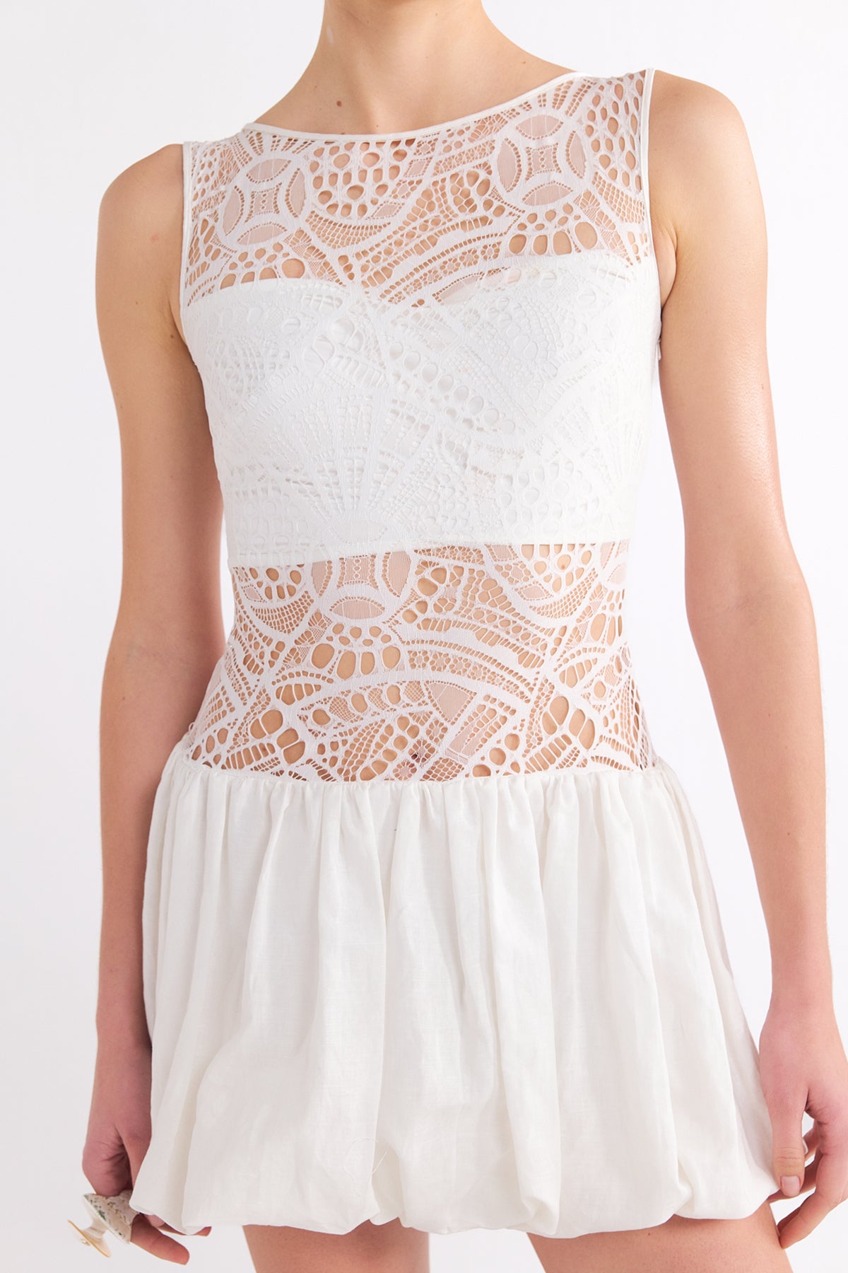 GABRIELLE LACE-DETAILED SLEEVELESS WHITE MINI ELBİSE