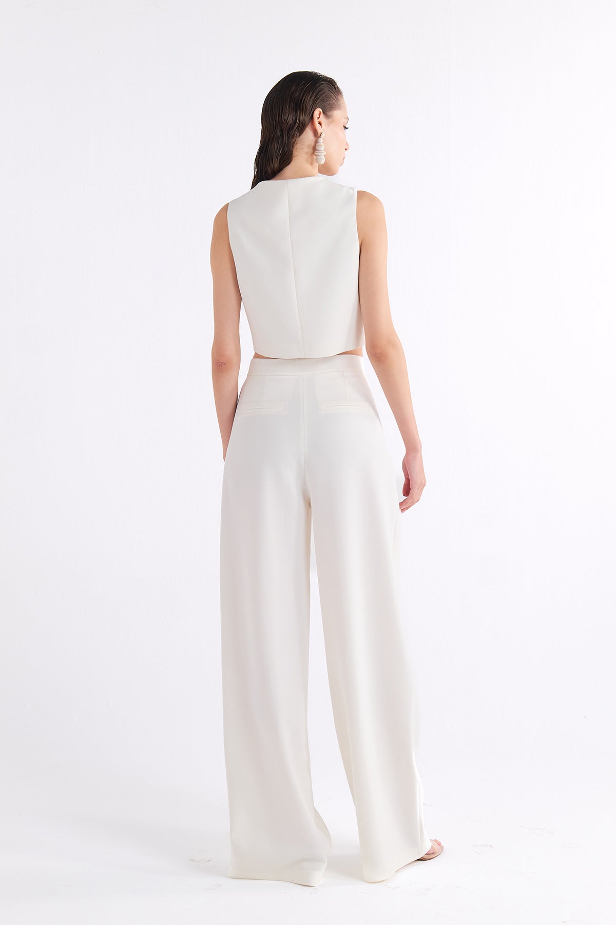 MISSY BUTTON-DETAILED BEYAZ YELEK