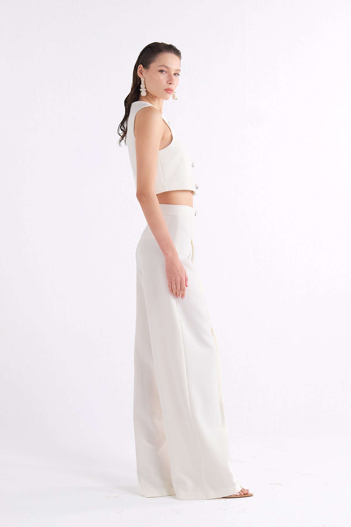 MISSY BUTTON-DETAILED BEYAZ YELEK