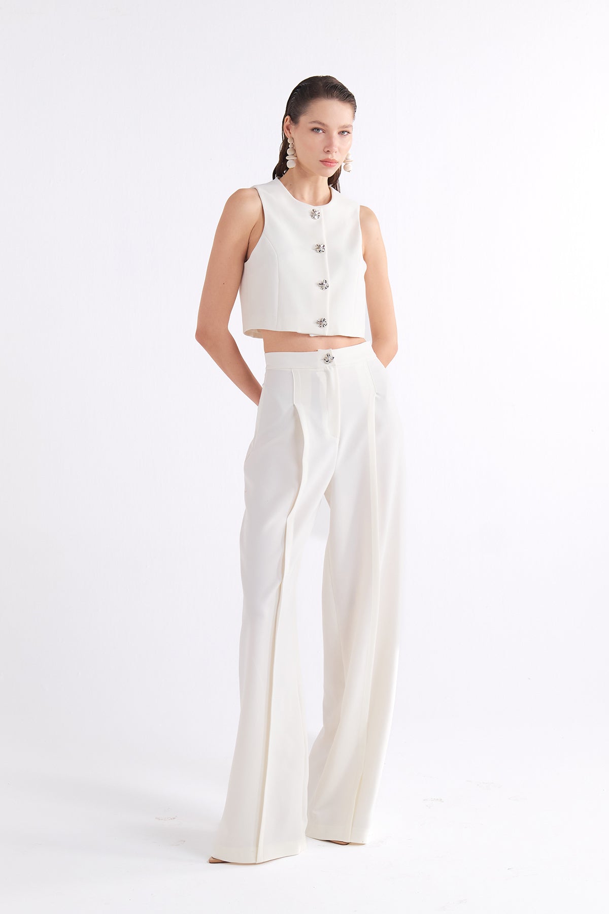 MISSY BUTTON-DETAILED BEYAZ YELEK