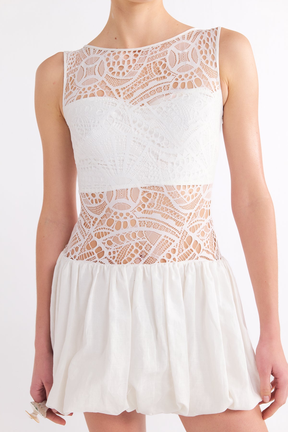GABRIELLE LACE-DETAILED SLEEVELESS WHITE MINI ELBİSE