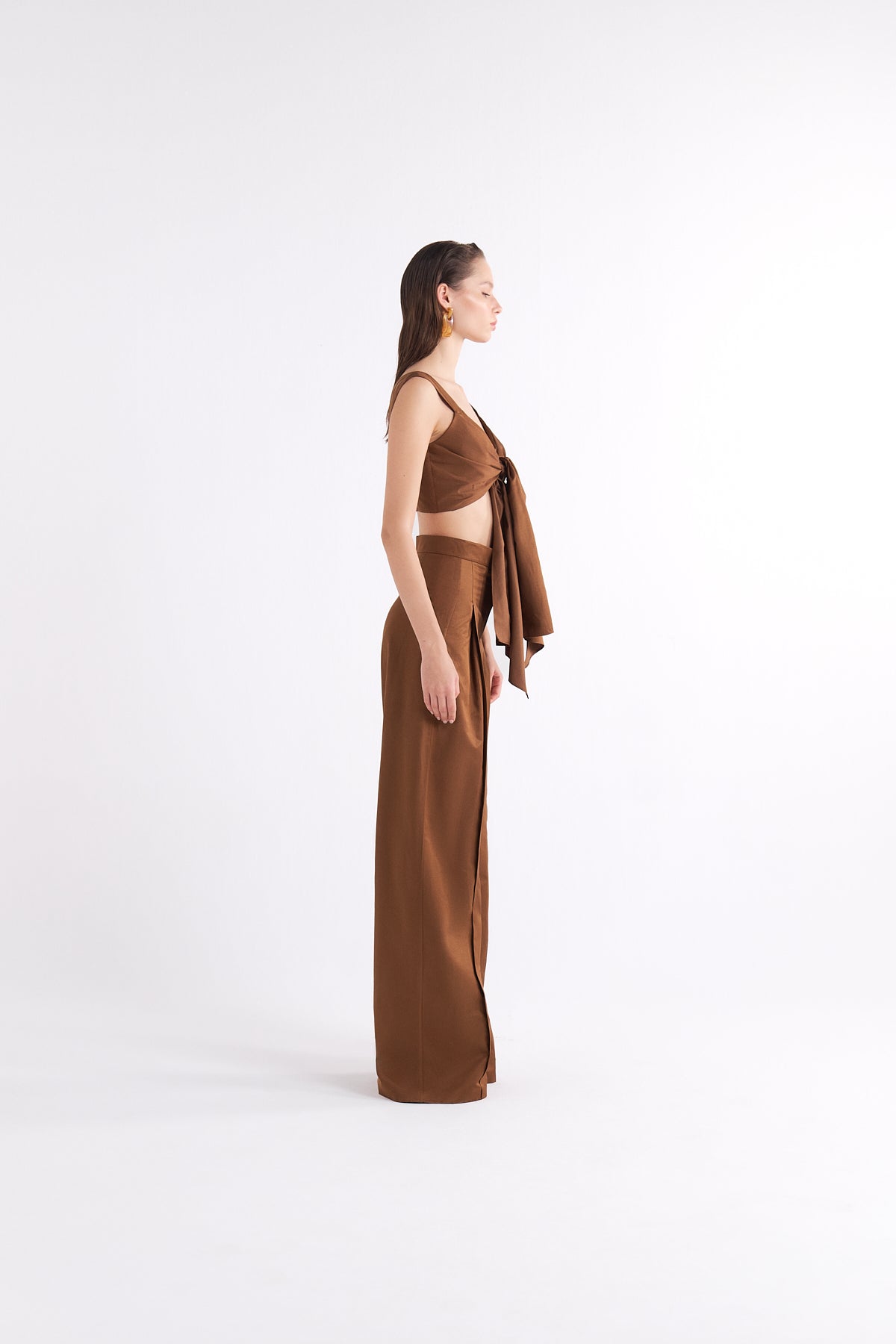 IRISA KNOT-DETAIL CROP TOP