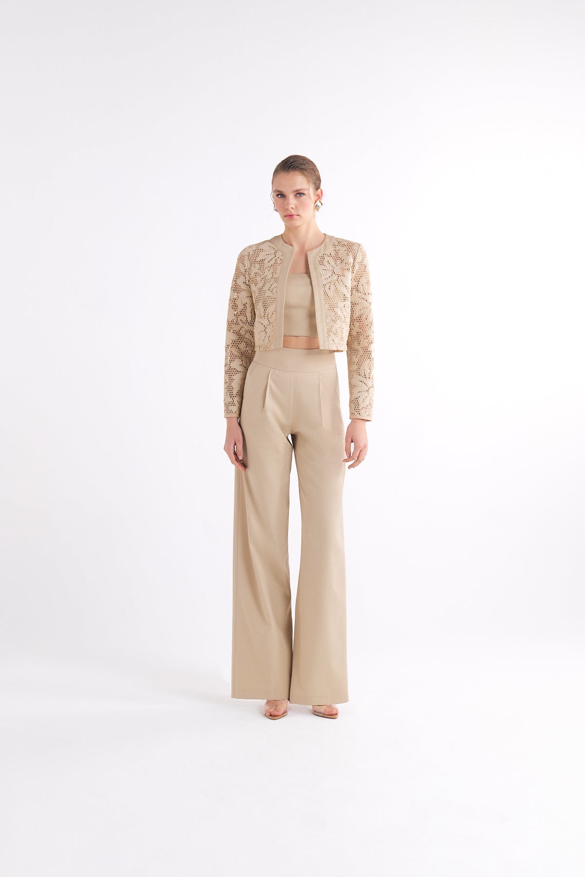 PIXIE BEIGE LASER-CUT CROPPED CEKET